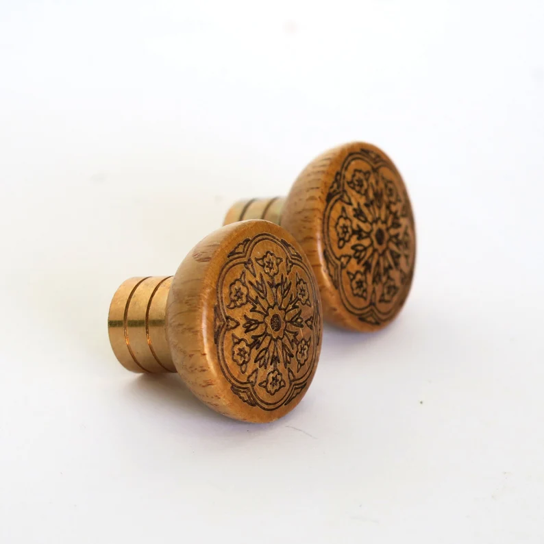 Oak Wood Cabinet Knob – Laser Engraved