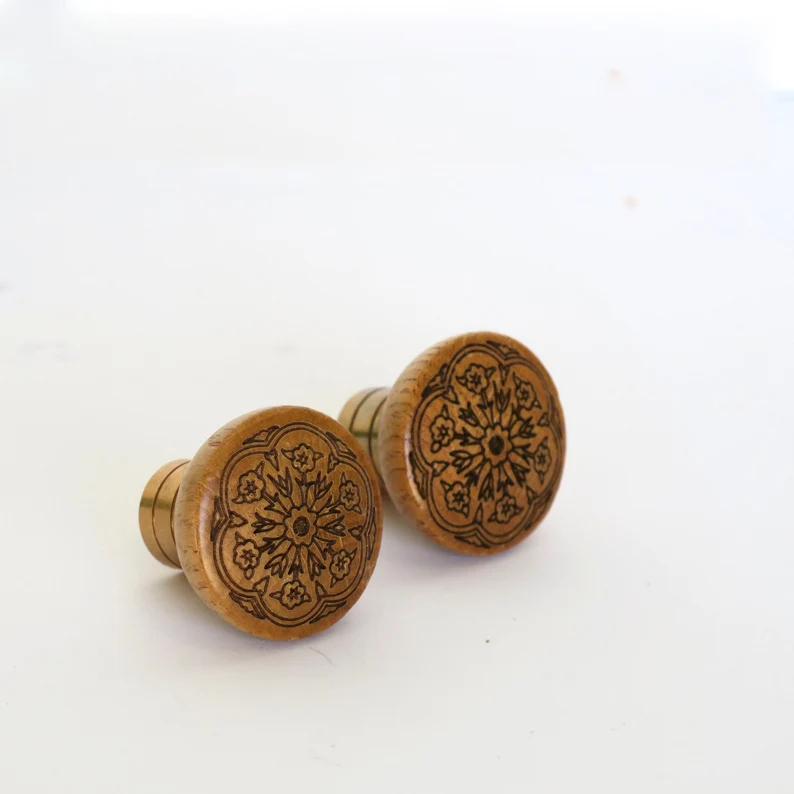 Oak Wood Cabinet Knob – Laser Engraved