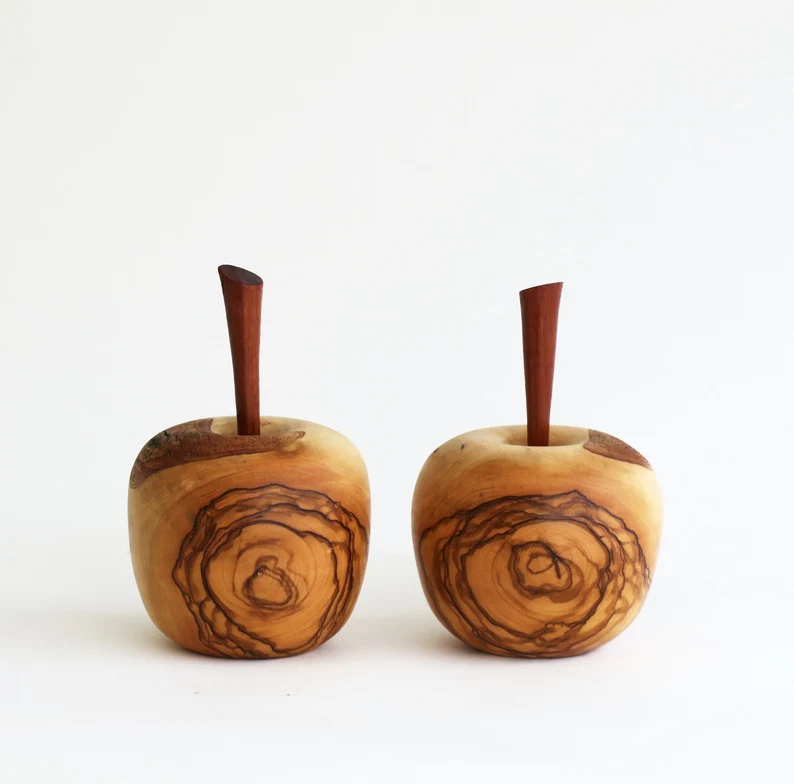 Olive Wood Apple Sculpture – 1 Piece